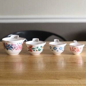 The Pioneer Woman Floral Measuring Cup Set